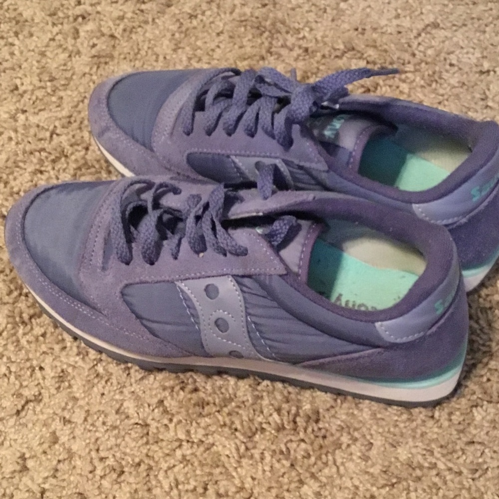 Saucony tennis shoes